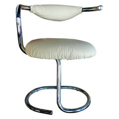 Chaise de collection iral - Cobra  avec design blanc de la srie Giotto Stoppino, 1970