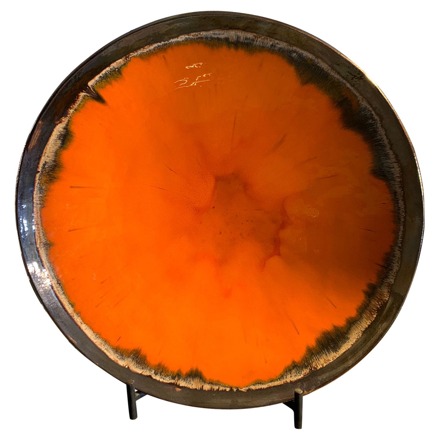 Nouvelle assiette en céramique unique faite à la main de couleur orange  en vente