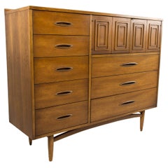 Broyhill Premier Sculptra Magna Mid Century 8 Schublade Highboy Kommode