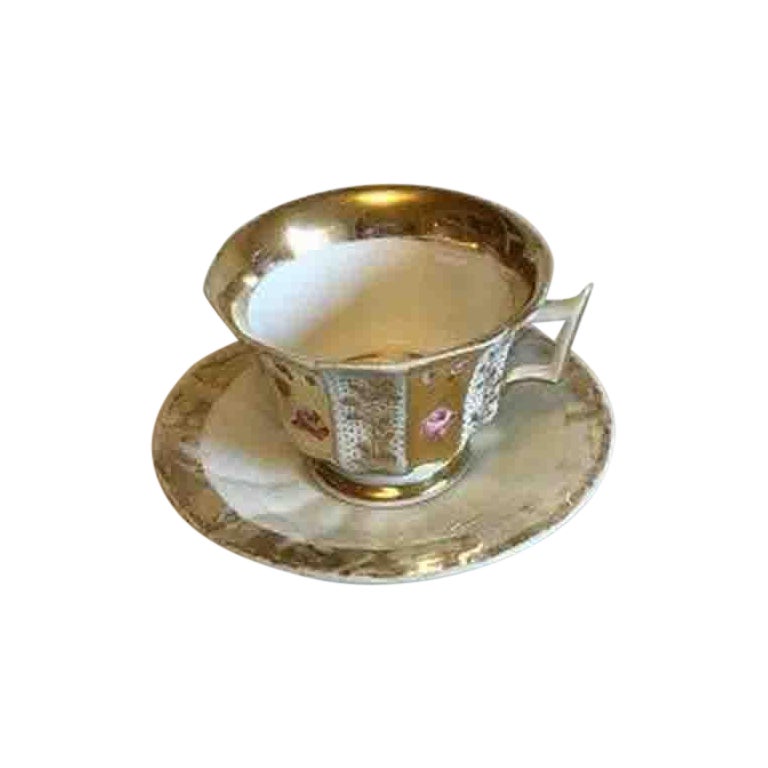 Faceted Coffee Cup Decorated with Roses and Gold For Sale