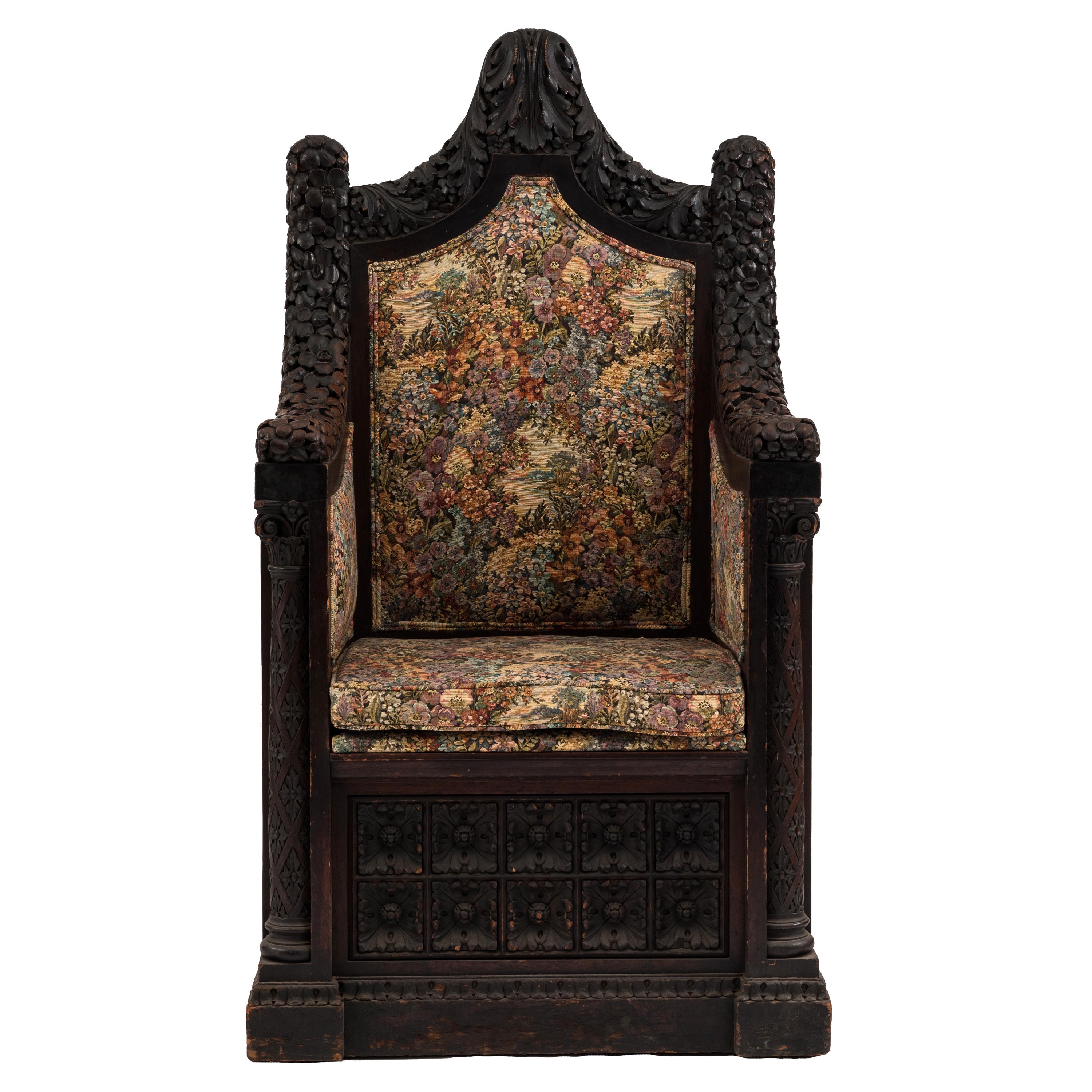 Chaise à trône en tapisserie en noyer, style Renaissance italienne, 19e siècle en vente