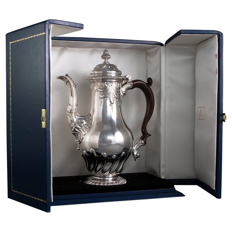 Huguenot George II Silver Coffee Pot, by Samuel Courtauld I, London, 1757 For Sale