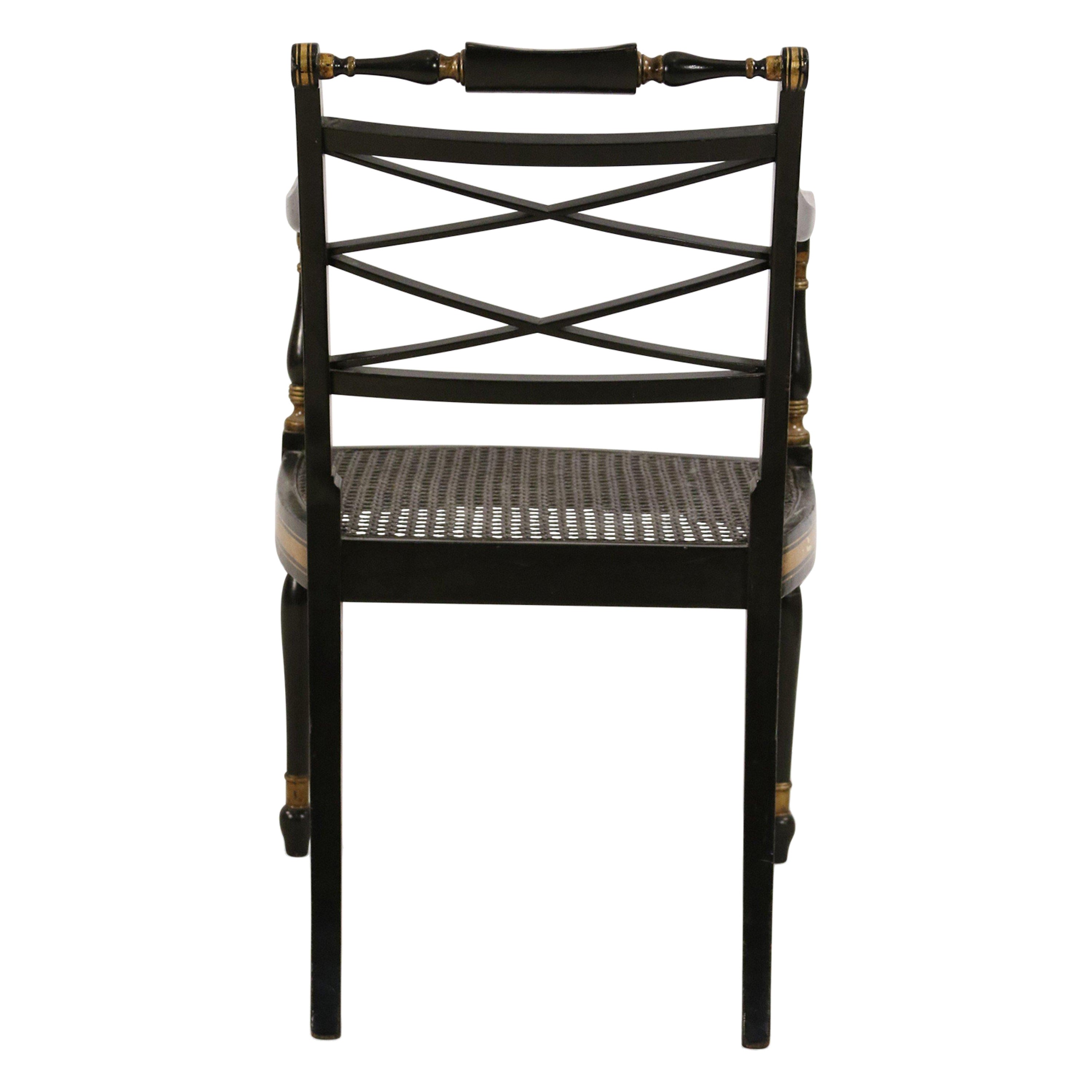 Englischer Beistellstuhl im Regency-Stil mit schwarzem und goldfarbenem Rohrsessel
