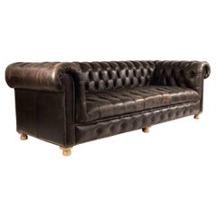 Dunkelbraunes Chesterfield-Sofa aus Leder