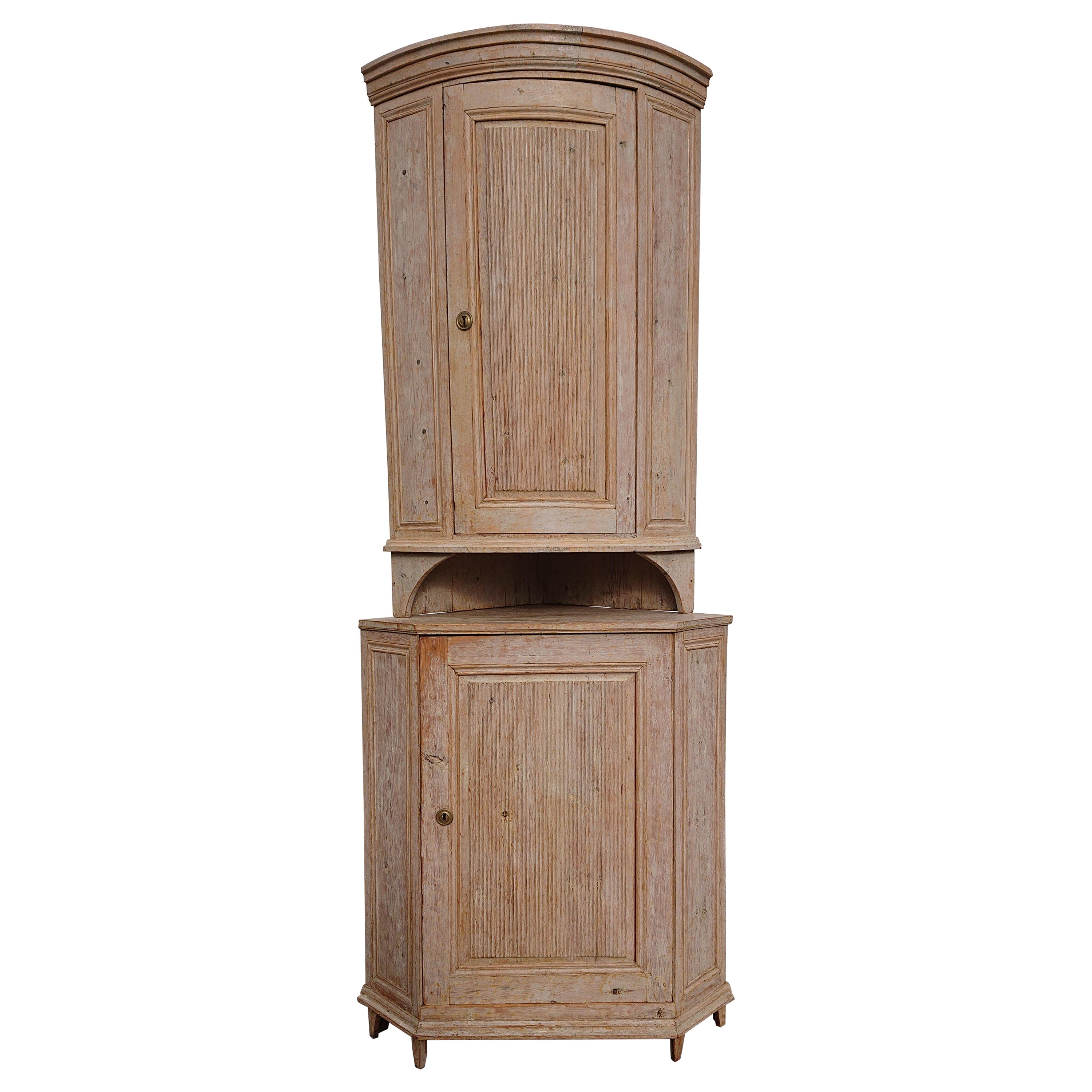 19th Century Swedish Gustavian Corner Cabinet For Sale