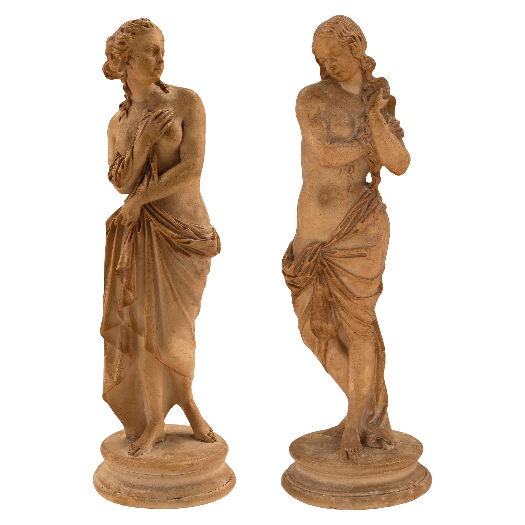 Paire de statues italiennes en terre cuite du 18ème siècle