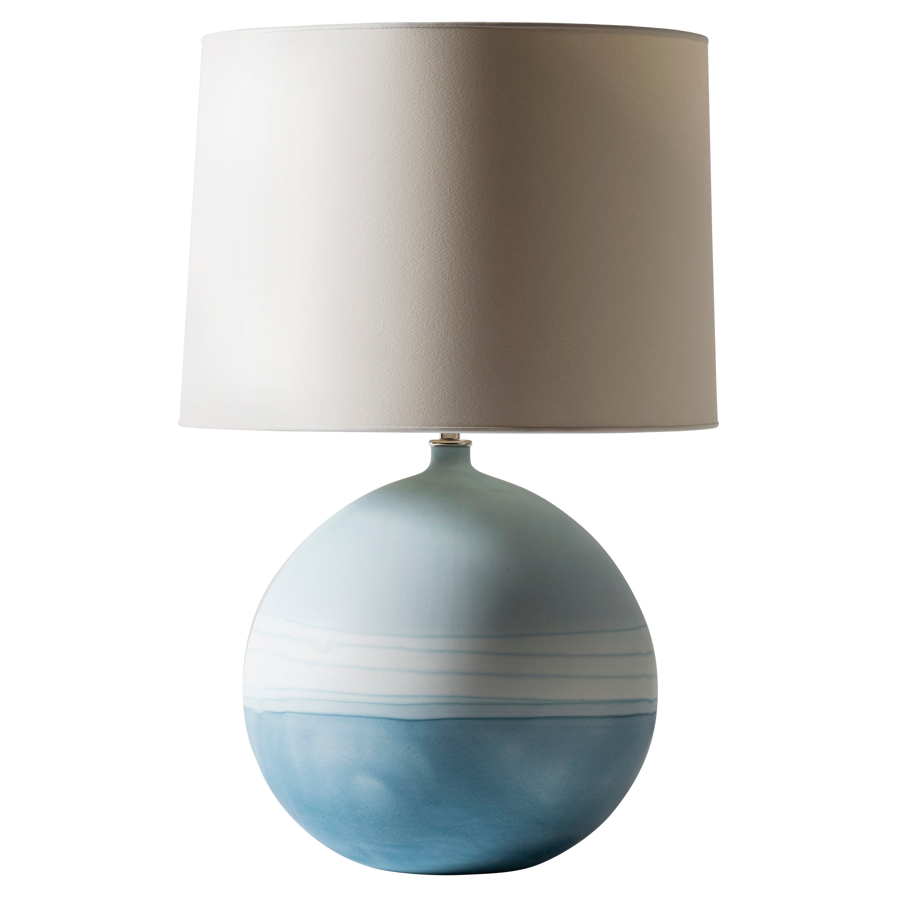 Grande lampe de bureau ronde contemporaine Jupiter à ombre bleue d'Elyse Graham
