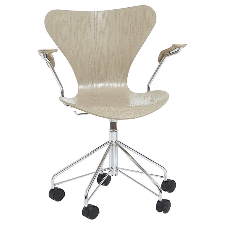 Arne Jacobsen Ant Arm Chair For Sale