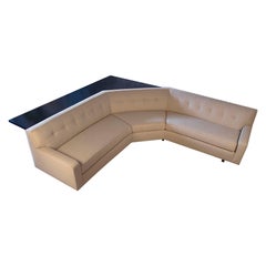 Maßgefertigtes kantiges Sofa von Harvey Probber mit Sofatisch / Schreibtisch