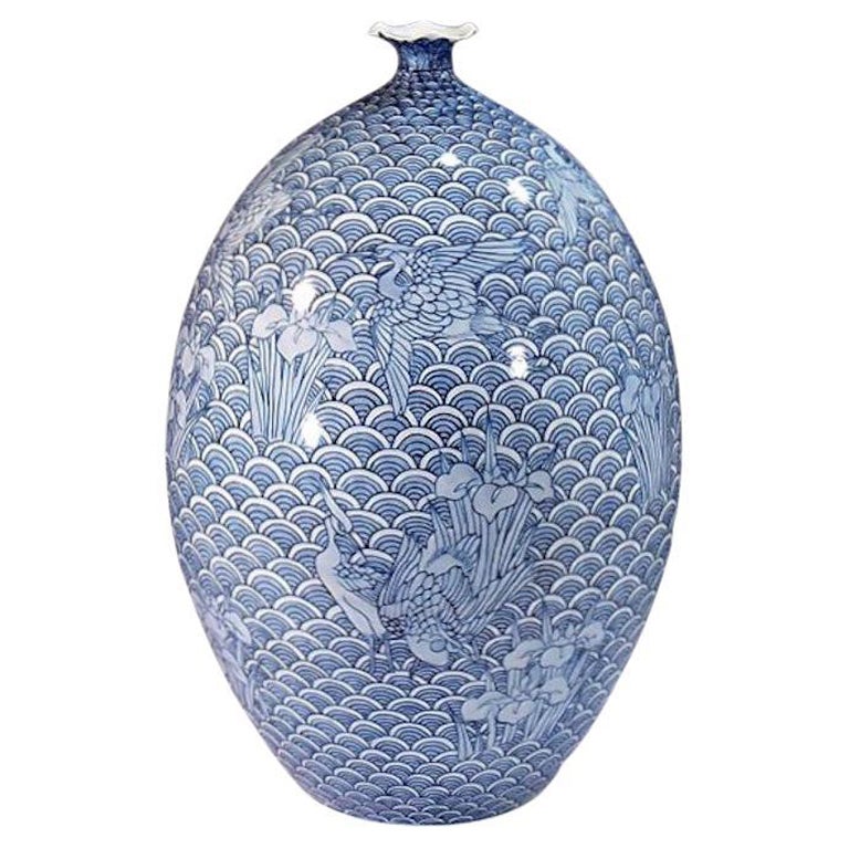 Japanische zeitgenössische Porzellanvase von Meisterkünstler im Angebot