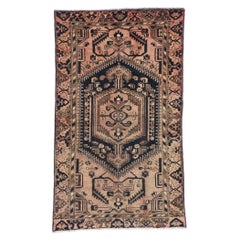 Persischer Hamadan-Teppich im modernen Stammesstil, moderner Stil