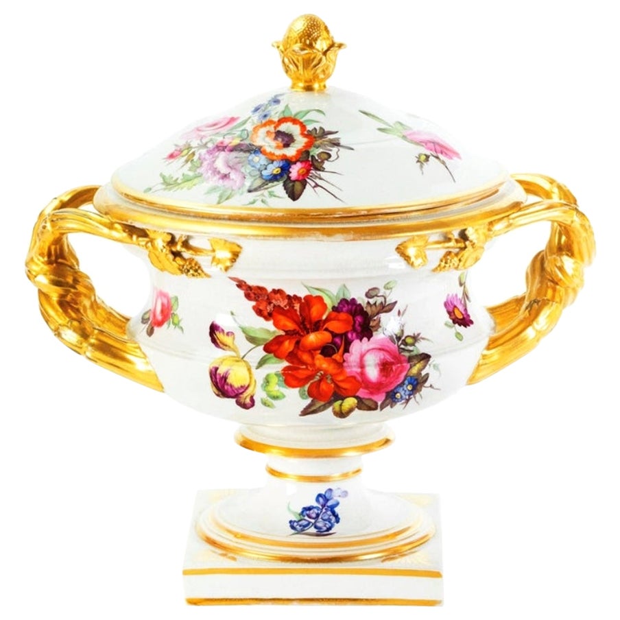 Centro de mesa de porcelana Derby inglesa, principios del siglo XIX, 'circa 1784-1820'