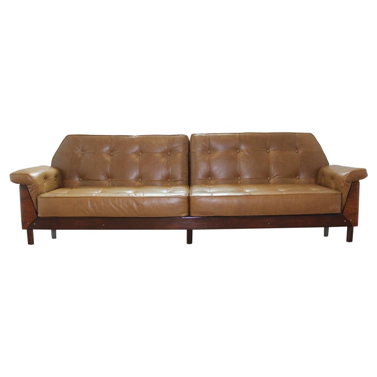 J.D. Moveis e Decoracoes Sofa, Brazilian Rosewood and Leather, circa 1960s For Sale