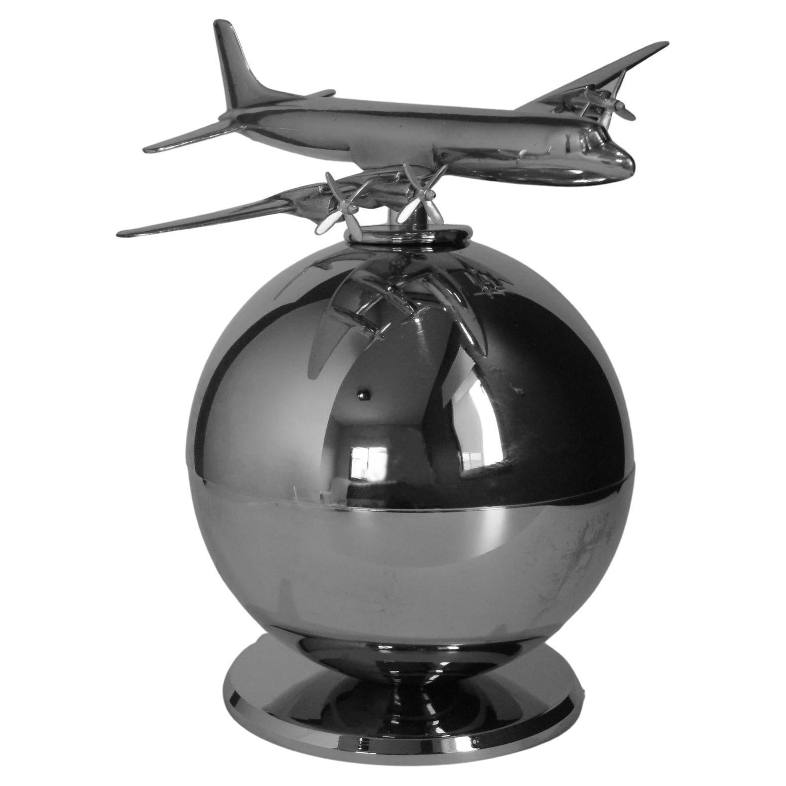 Vintage-Schreibtisch-Flugzeug-Over Globe-Modell der Luftfahrt, Mid-Century Aviation, 1940er Jahre