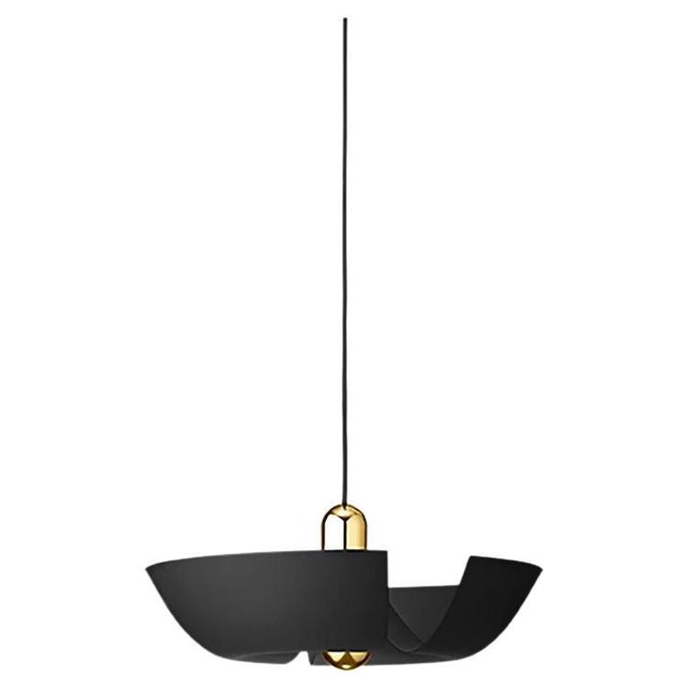 Grande lampe suspendue contemporaine noire et dorée 