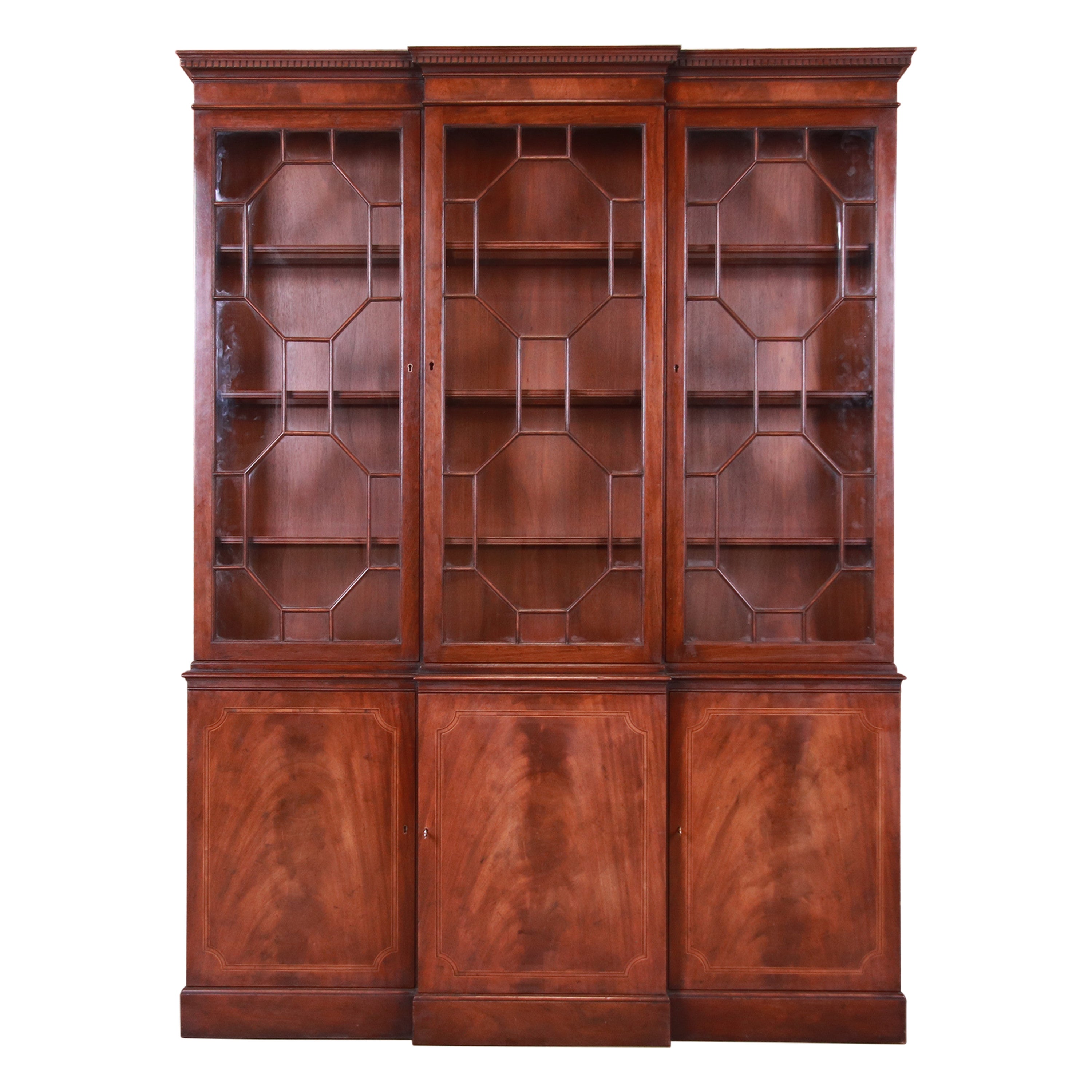 Baker Furniture Georgian Mahogany Lighted Breakfront Bookcase Cabinet