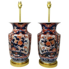 Antique Paire de lampes de table japonaises chinoises en porcelaine Imari Ormolu Bleu Rouge Doré