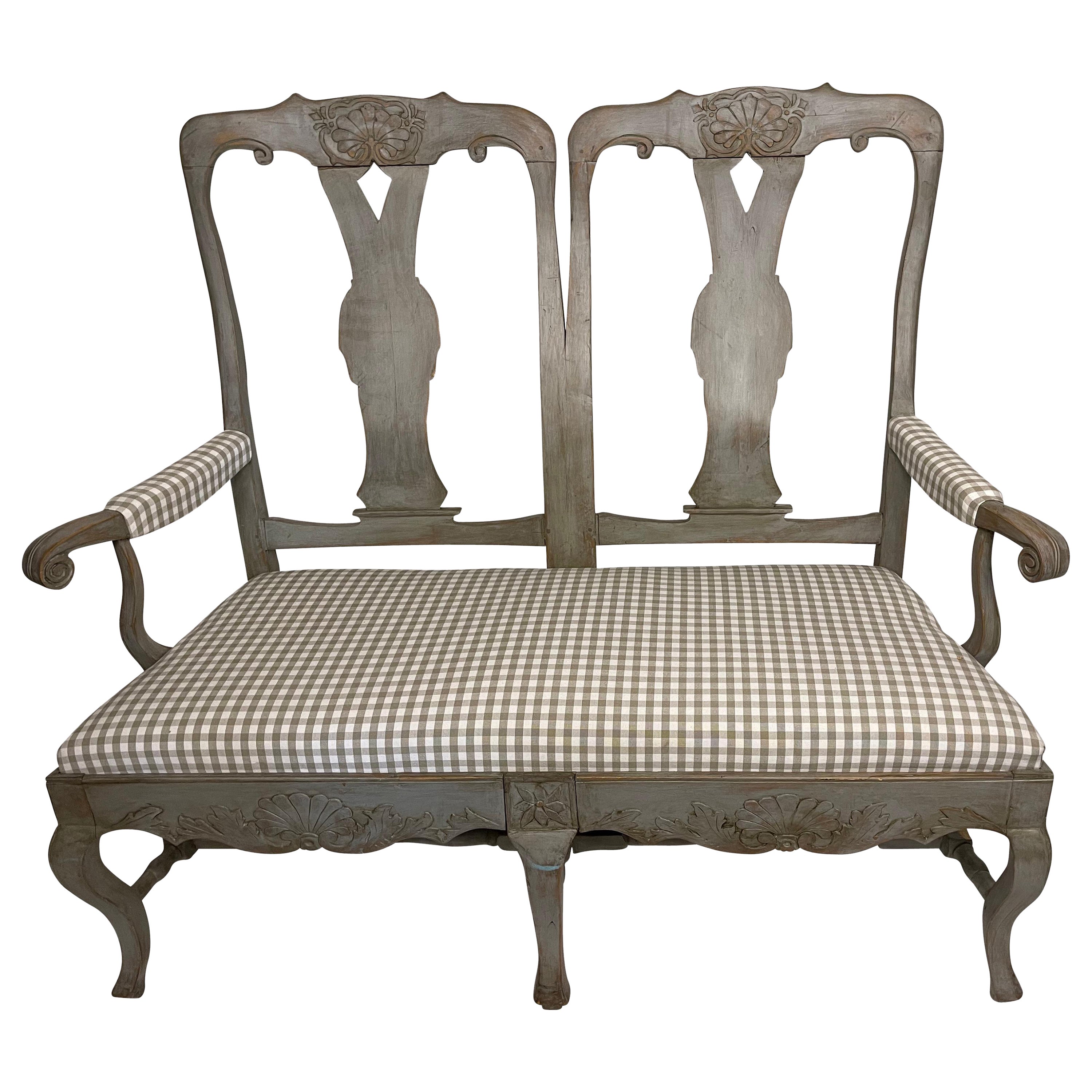 Grey Painted Swedish Settee with Shell and Foliate Carving For Sale