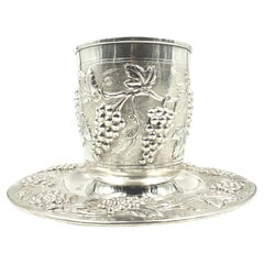 Vassoio da vino e vassoio di servizio d'epoca in argento italiano cesellato a mano, Milano, 1955-1971