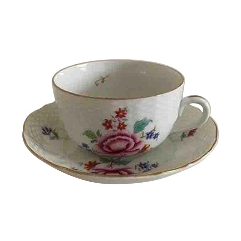 Herend Hugary Tea Cups and Saucers Handpainted Flowers