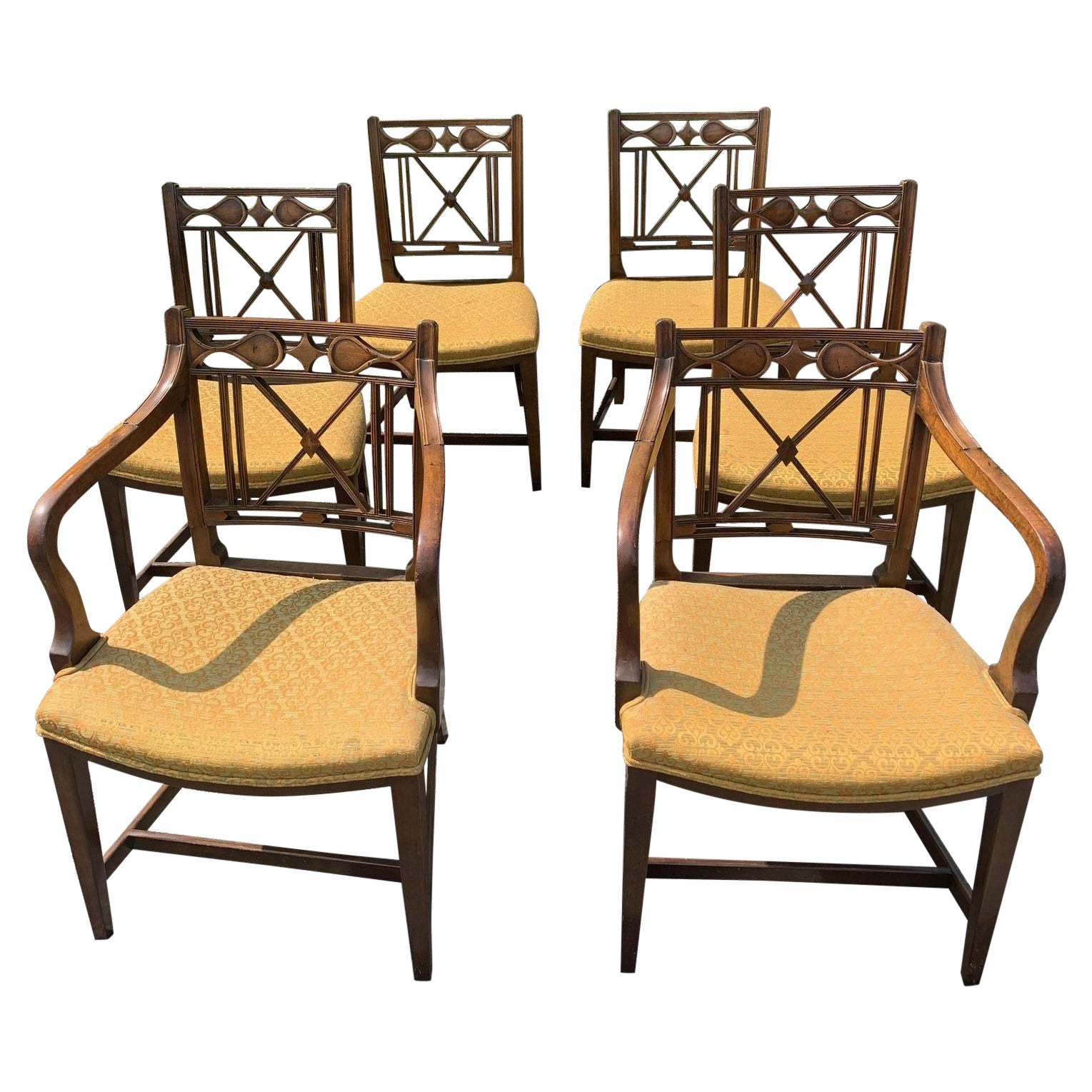 Magnifique ensemble de 6 chaises de salle à manger de style Régence en noyer en vente