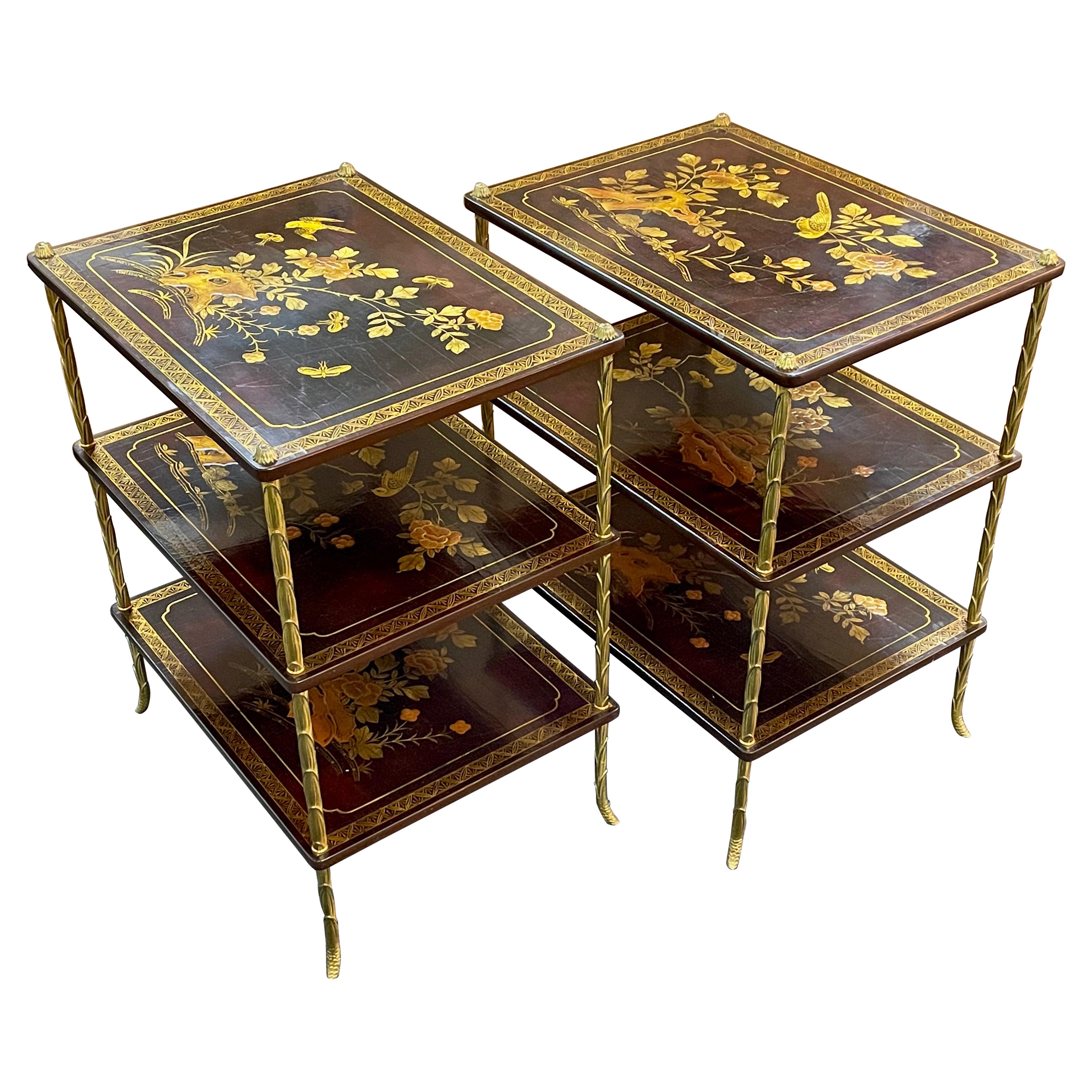 Pareja de mesas auxiliares francesas Maison Baguès de tres niveles de Chinoiserie