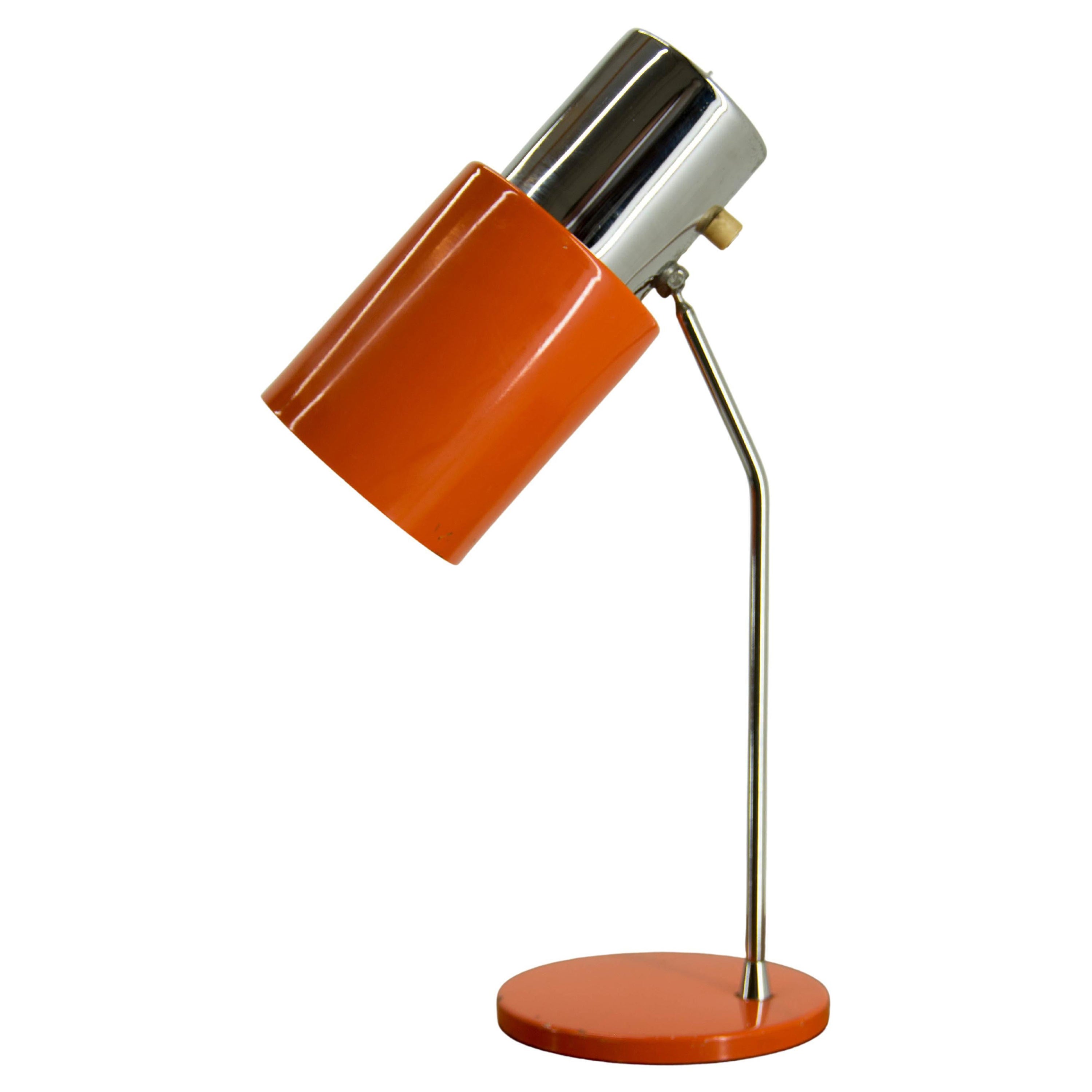 - Made in Czechoslovakia
- Made of lacquered metal
- Re-polished
- Good, original condition.
- 1x40W E25-E27
- US plug adapter included.