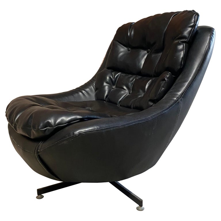 Kroehler Signature Design Black Swivel Bucket Lounge Chair For Sale