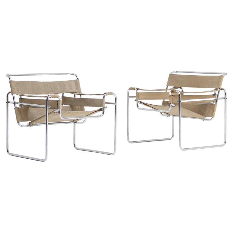 Pair of Wassily Chairs by Marcel Breuer for Gavina For Sale at 1stDibs
