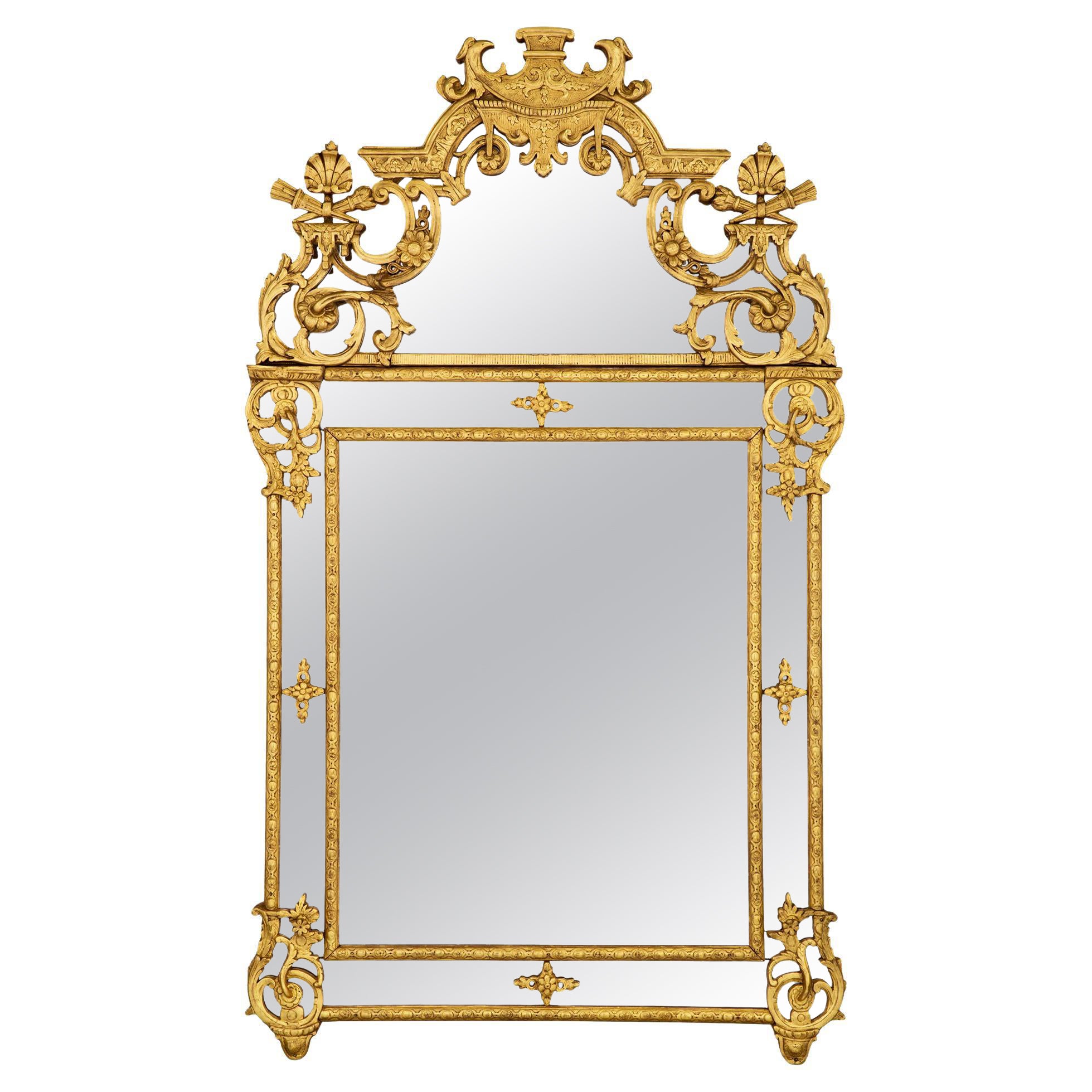 Miroir en bois doré à double cadre de la période Régence du XVIIIe siècle français en vente