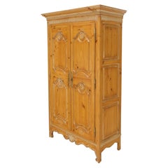 Armoire de rangement en pin français de style campagnard