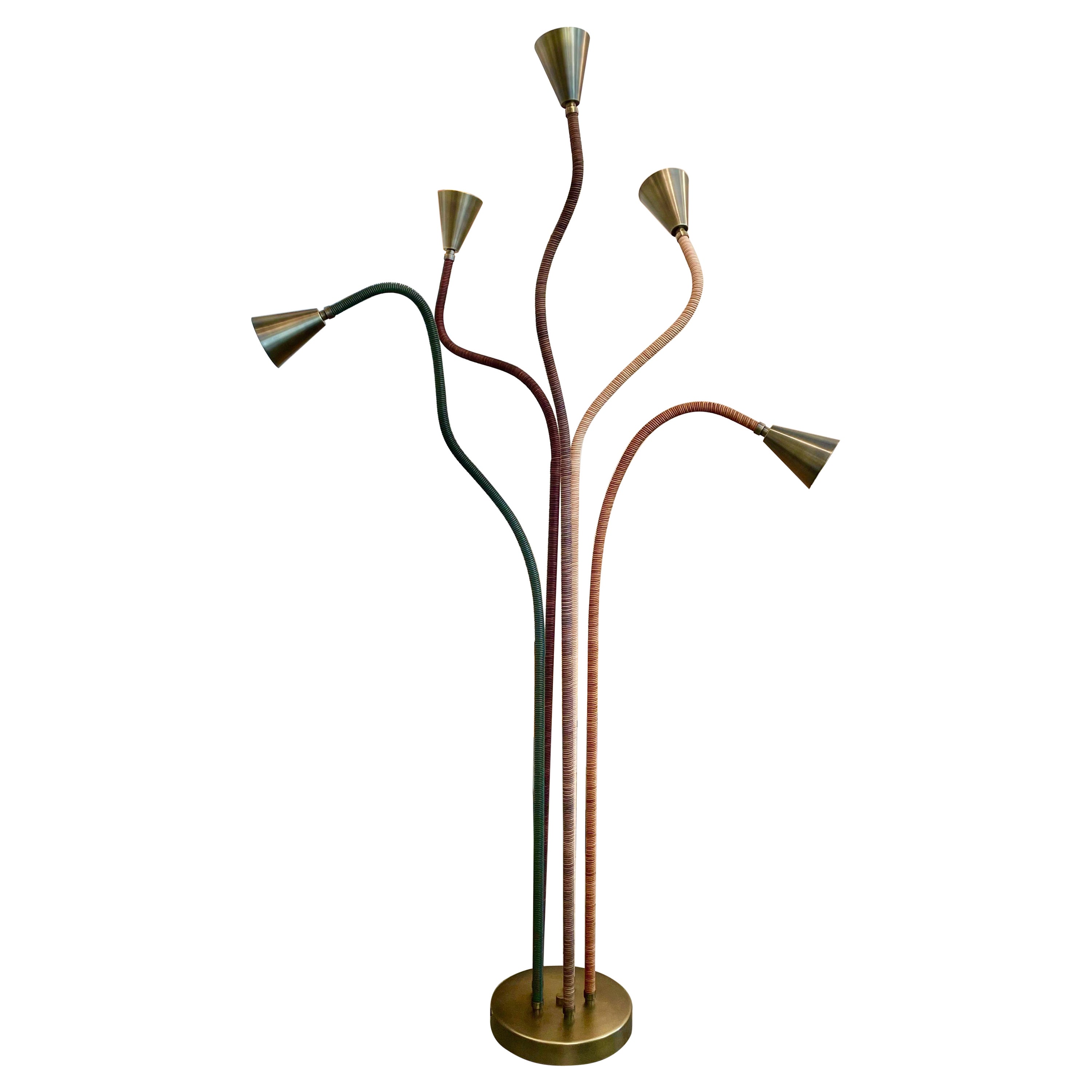 Lampada da terra regolabile "Tree Pose" in pelle e ottone in vendita