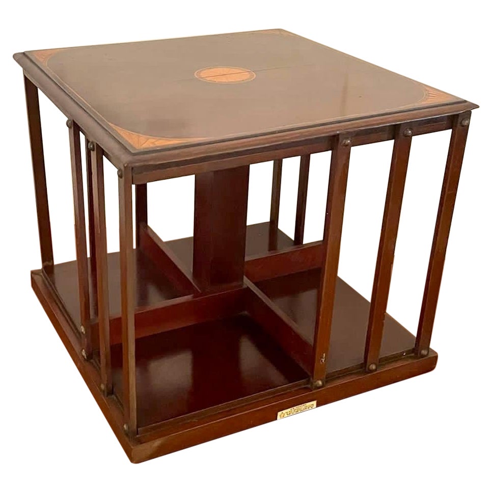 Librería giratoria con tablero de caoba con incrustaciones de calidad eduardiana antigua