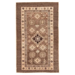 Tapis oriental antique Khotan. Taille : 6 pieds 7 po. x 11 pieds 7 po.