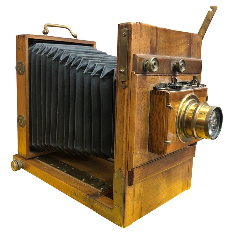 19th Century Antique Wooden Plate Folding Photographic Camera with Hermagis Lens For Sale