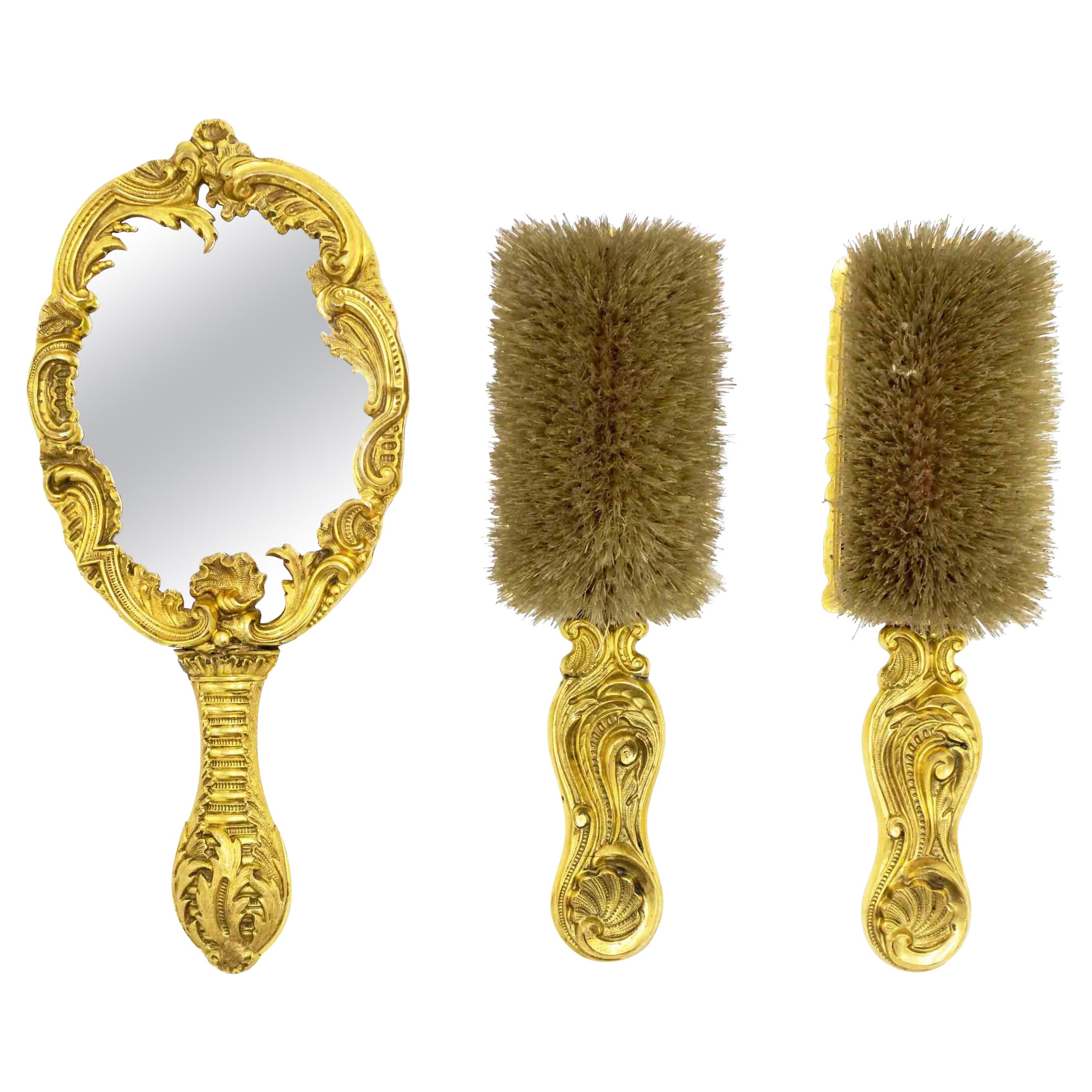 Ensemble de 3 pièces miroir et pinceau en bronze doré de style Louis XV français en vente