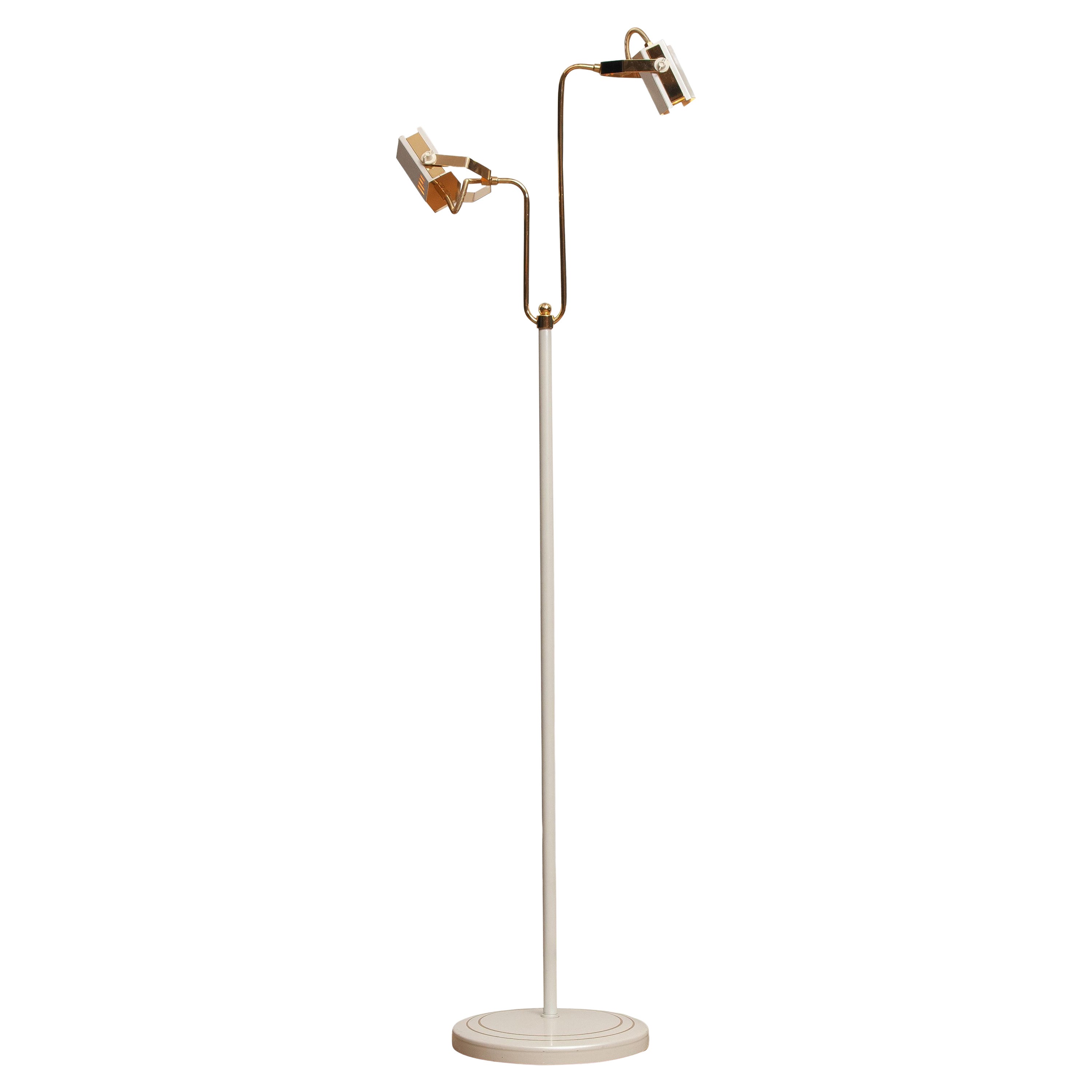 1980s, White-Pearl Lacquered Metal and Brass Halogen Floor Lamp from Italy For Sale
