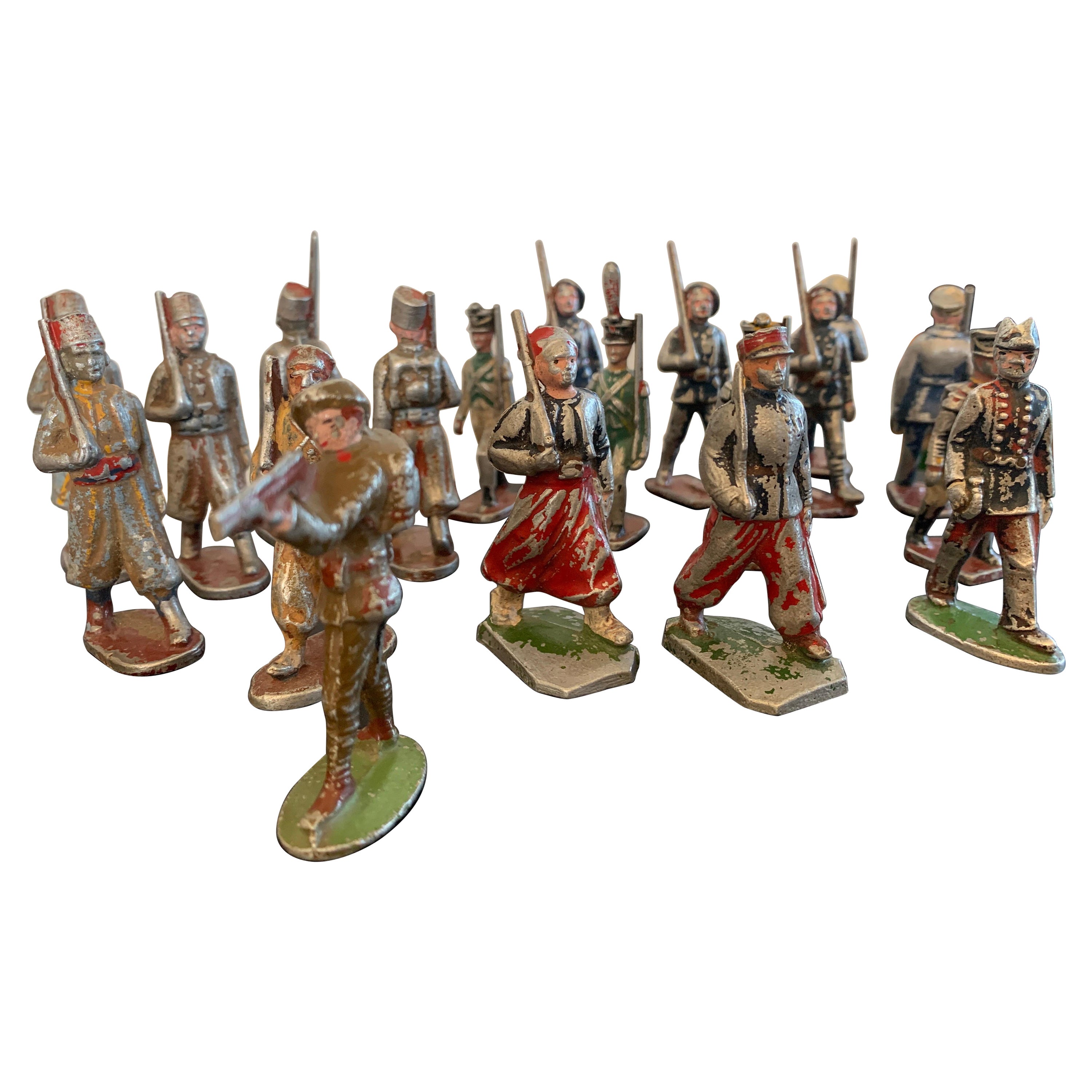 Collection of 17 Small Lead Soldiers from French and English Regiments For Sale