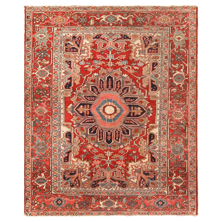 Antique Persian Heriz Rug. Size: 4 ft 10 in x 5 ft 9 in For Sale