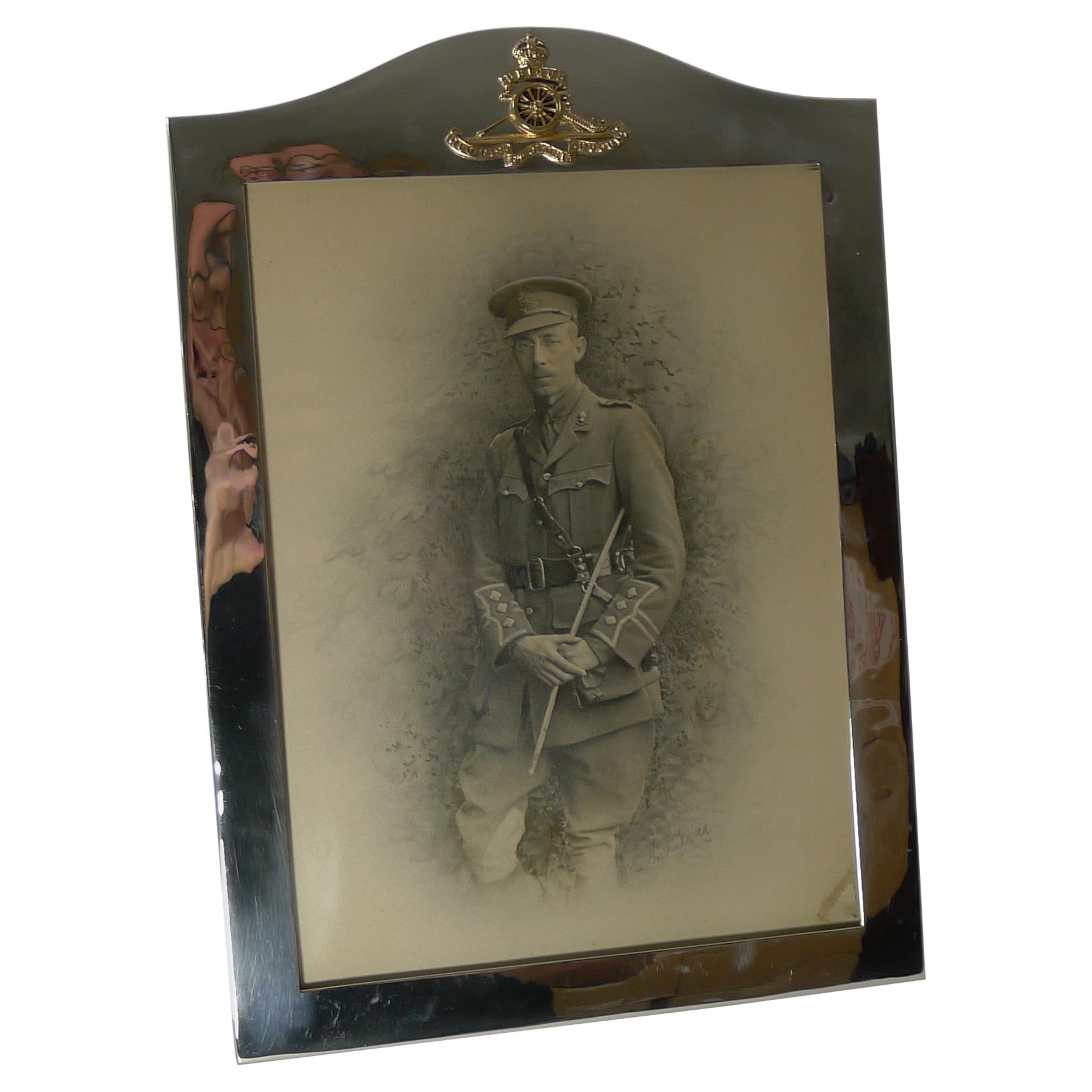 Grand cadre photo/cadre photo militaire anglais ancien en métal argenté, vers 1910