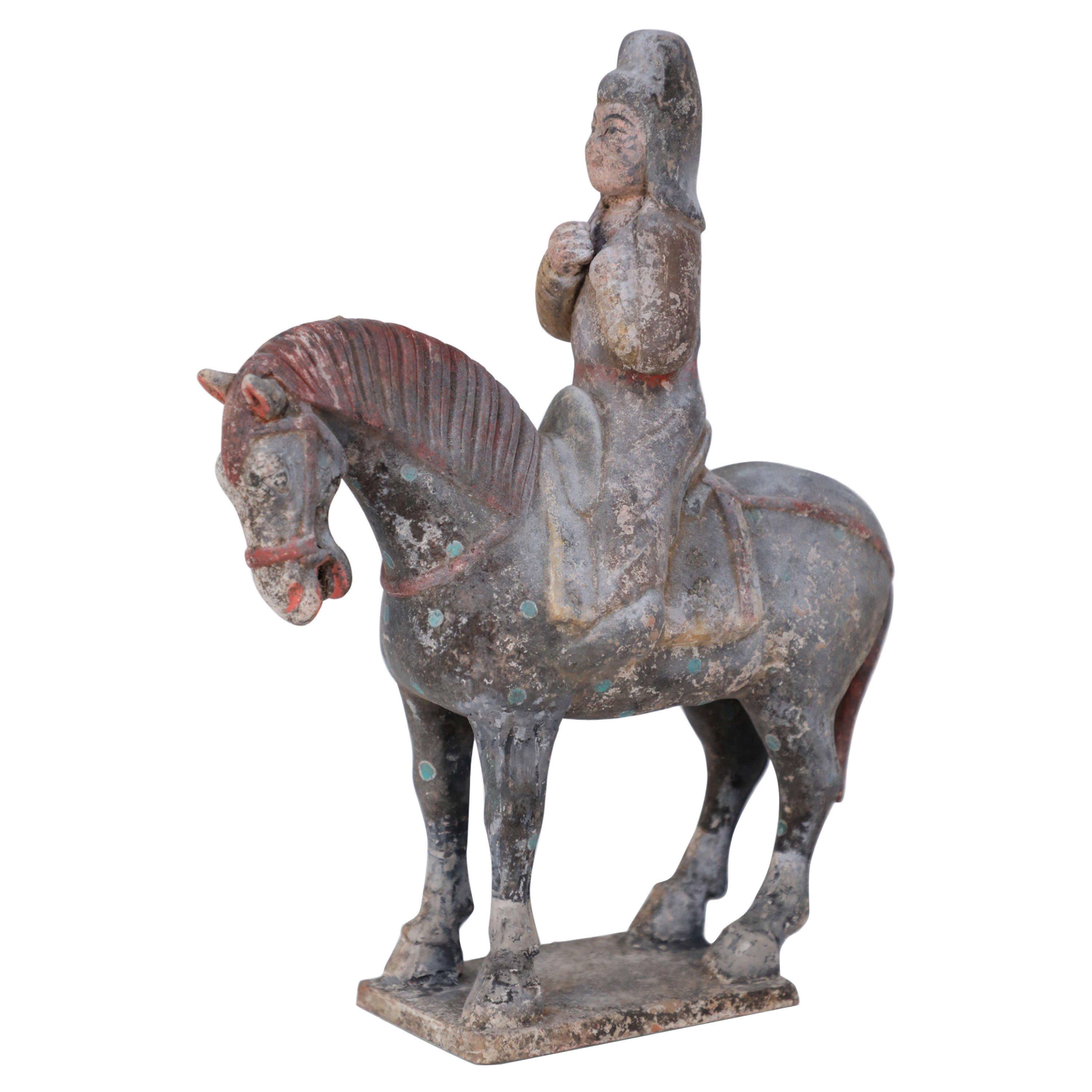 Statue tombale chinoise en terre cuite, style Tang Dynasty, représentant un cheval et son cavalier