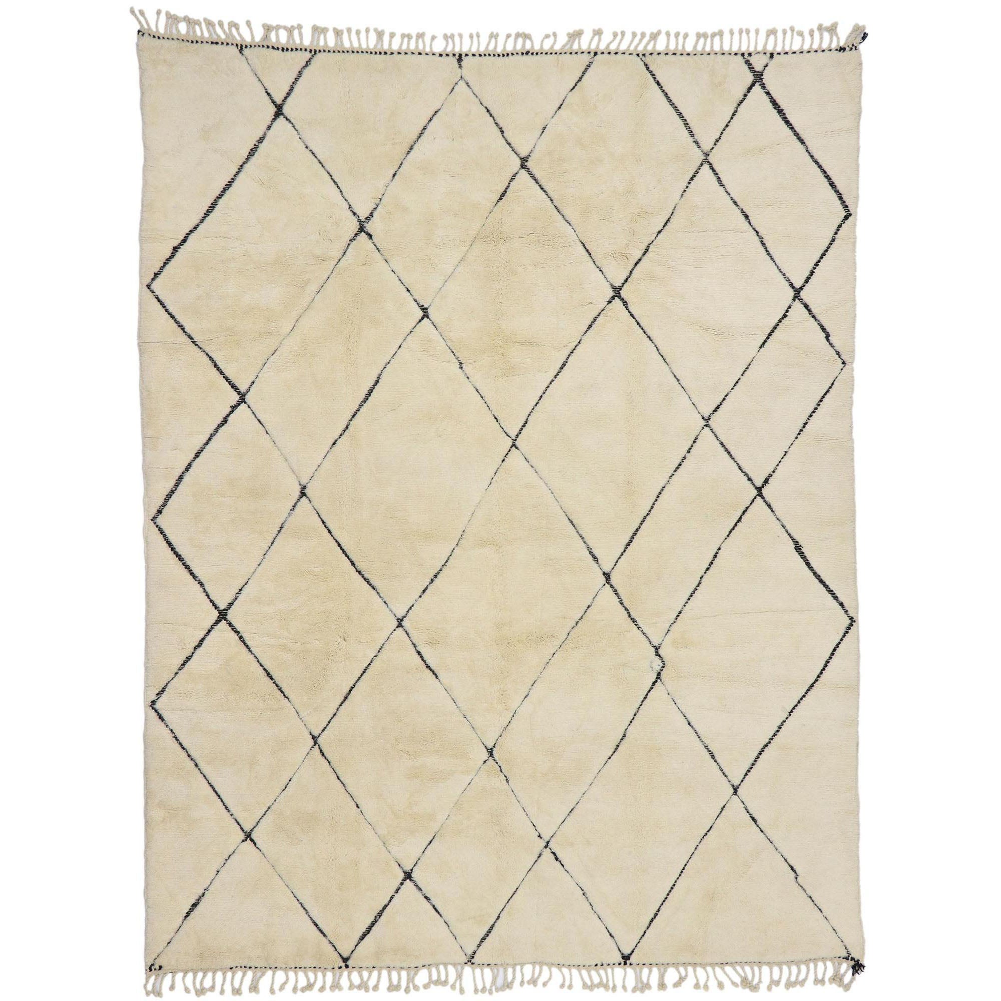 Nouveau tapis berbère marocain contemporain avec style minimaliste Hygge 