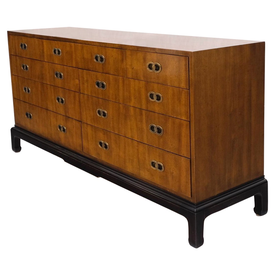 Henredon Overlapping Double Rings Pulls 9 Drawer Satinwood Dresser