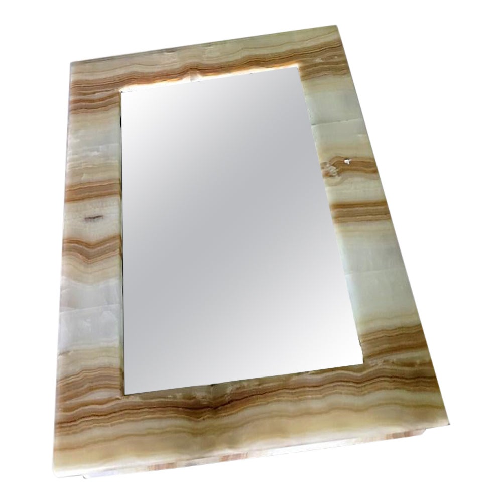 Miroir rectangulaire à couches d'onyx superposées en vente