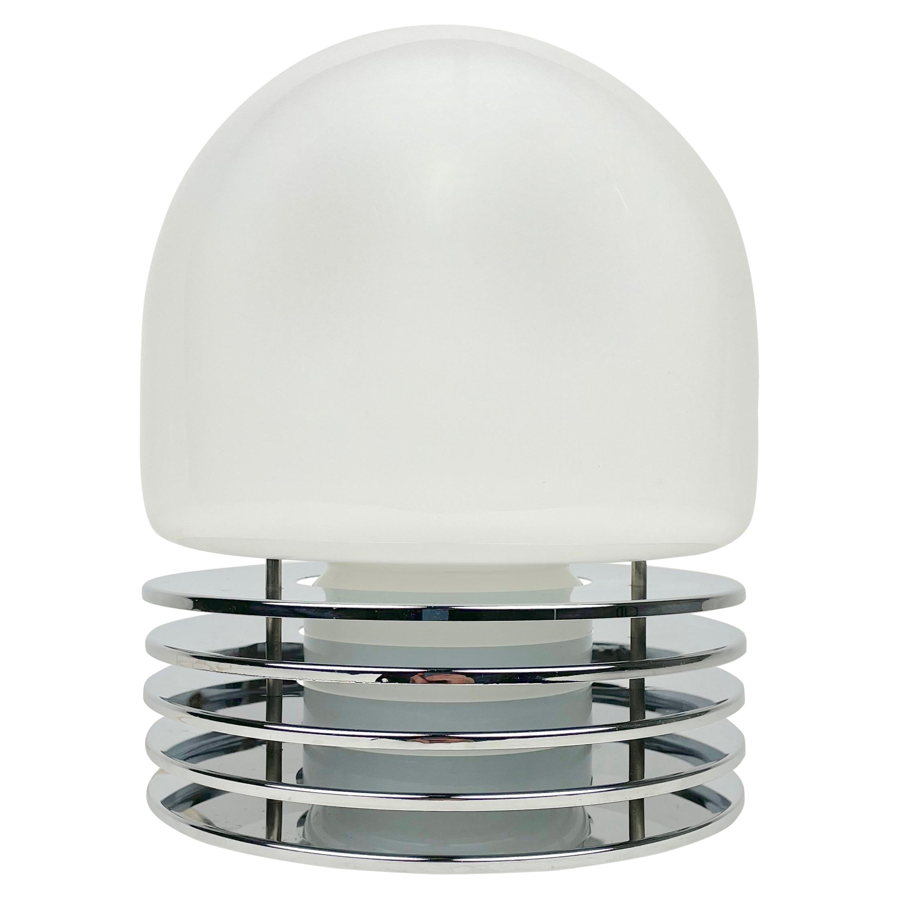 Lampada da tavolo Enrico Tronconi Cromo e vetro opalino, Italia, anni '60