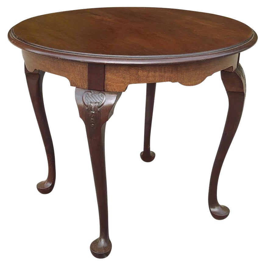 Antique English Queen Anne Round End Table For Sale