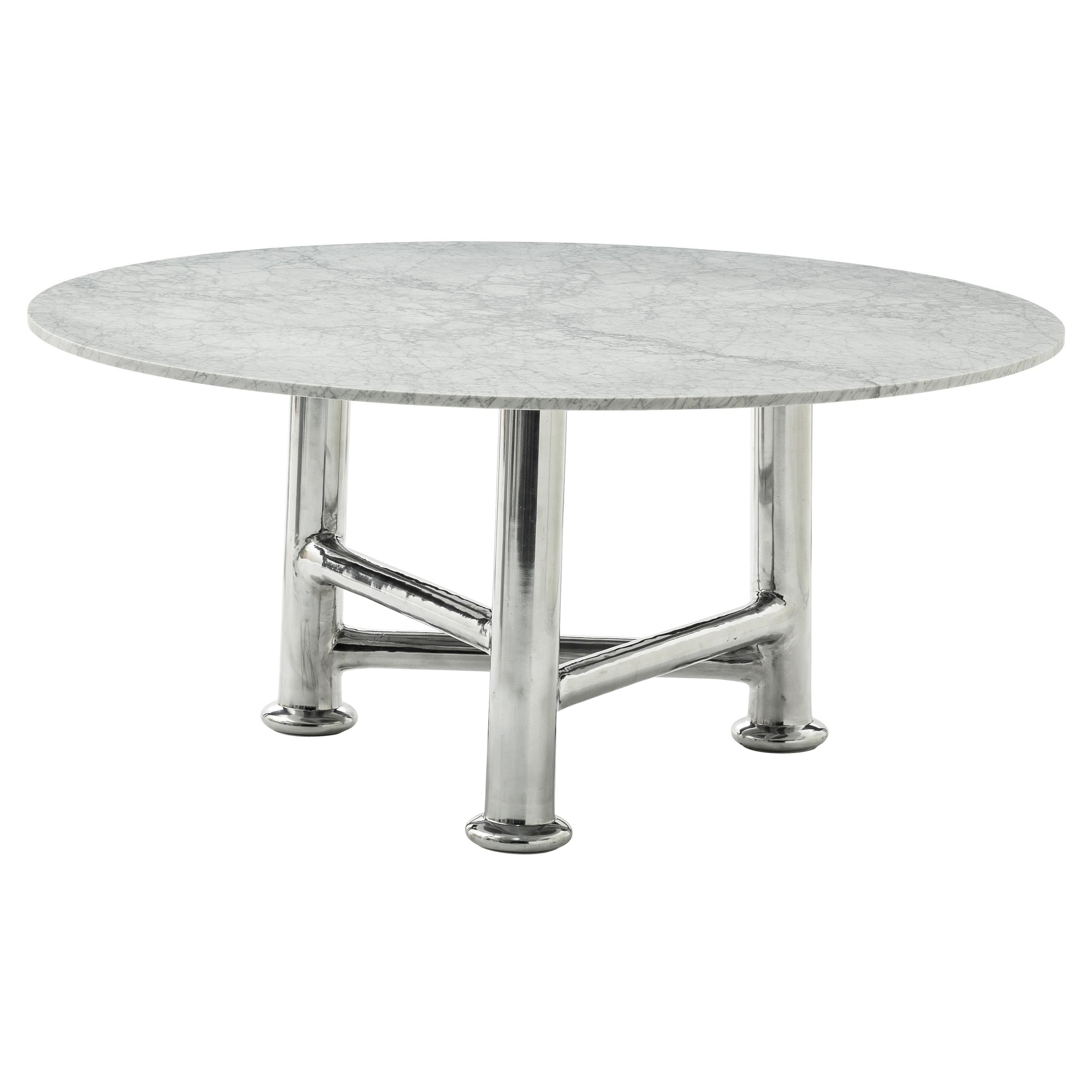 Gervasoni Next 32 Table en aluminium moulé et plateau en marbre de Carrare par Paola Navone