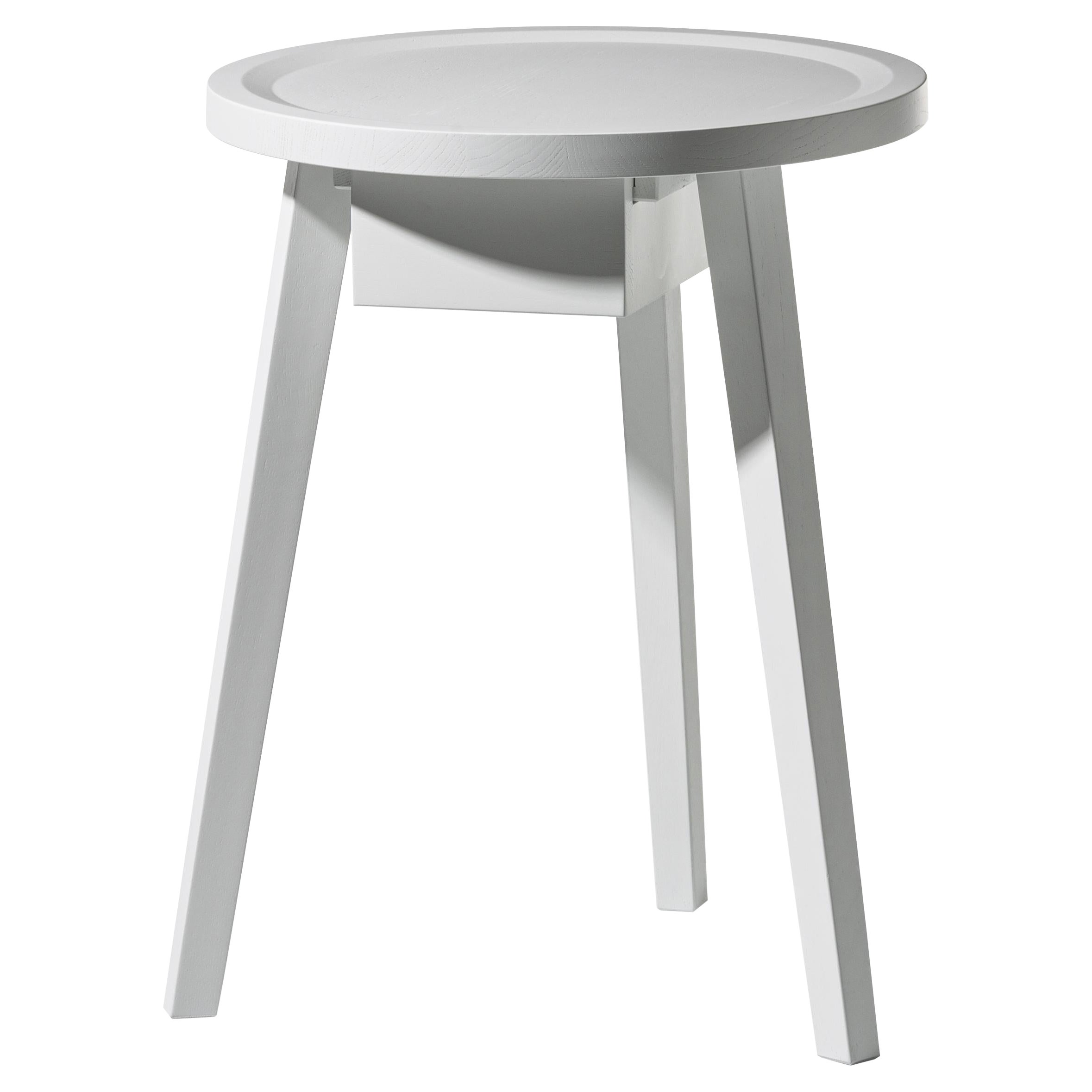 Gervasoni table d'appoint grise 45 en chêne laqué blanc par Paola Navone