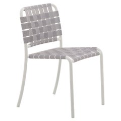 Chaise Gervasoni Inout tissée avec ceintures élastiques grises et cadre en aluminium blanc