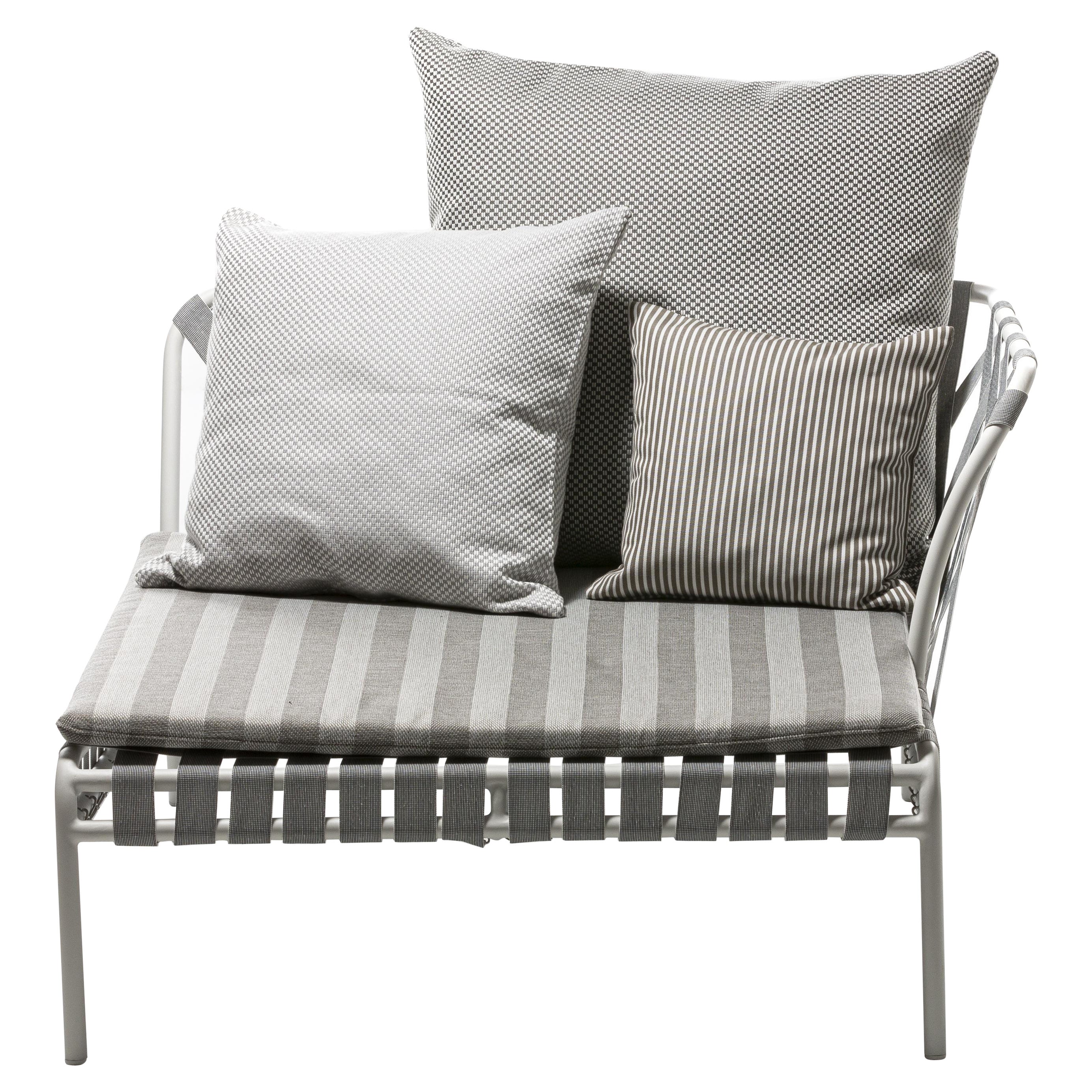 Chaise longue Inout de Gervasoni en tissu d'ameublement Lisboa 04 avec aluminium blanc mat en vente